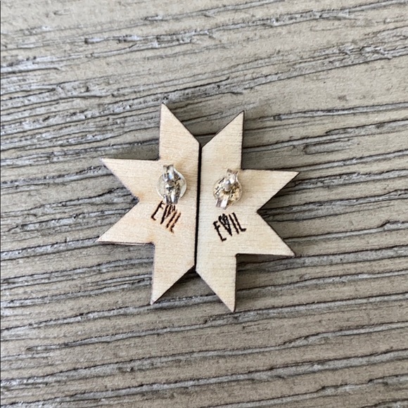 Laser Carved Wood Geometric Studs - Picture 2 of 4